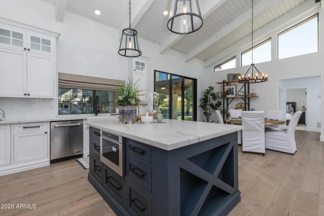 Real Estate Picture 9