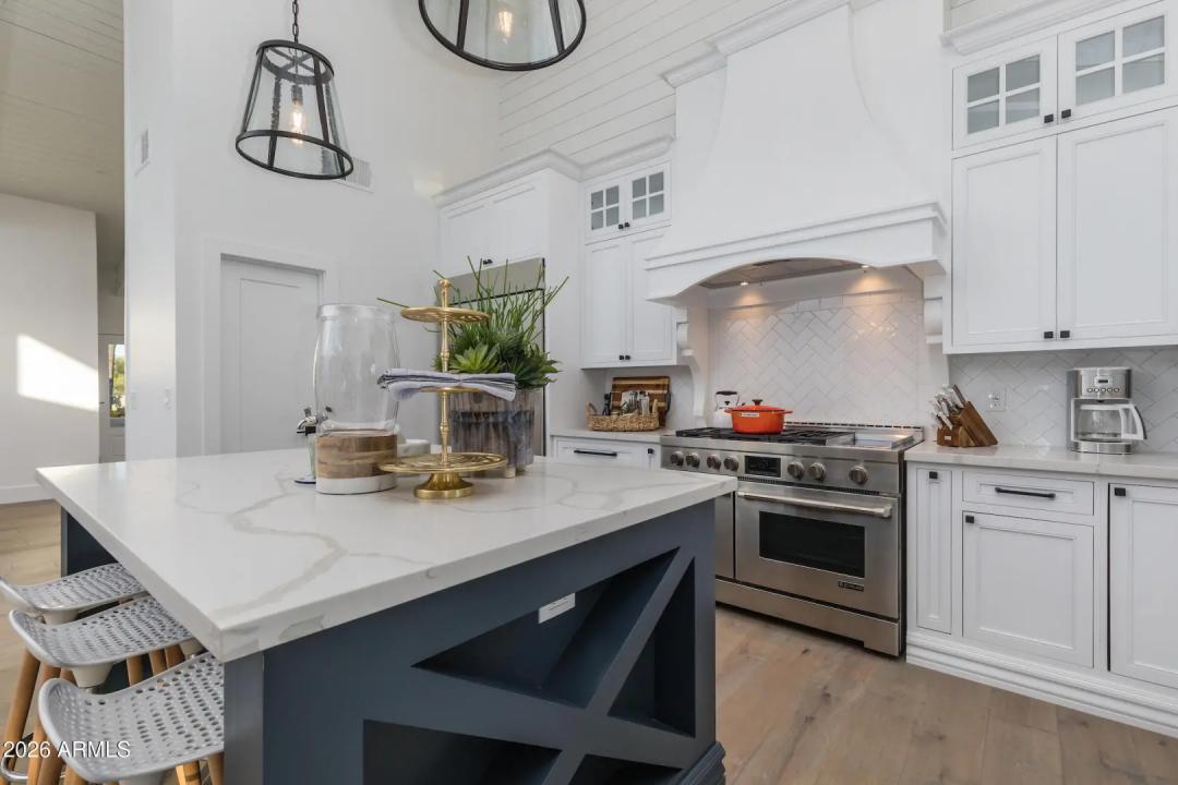 Real Estate Picture 10