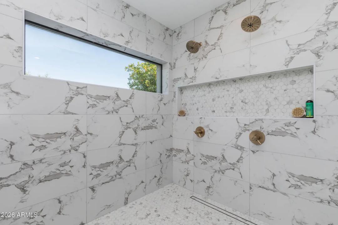 Real Estate Picture 21