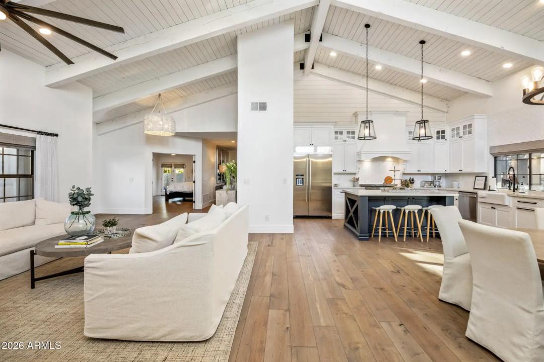 Real Estate Picture 9