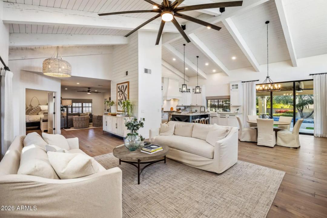 Real Estate Picture 14