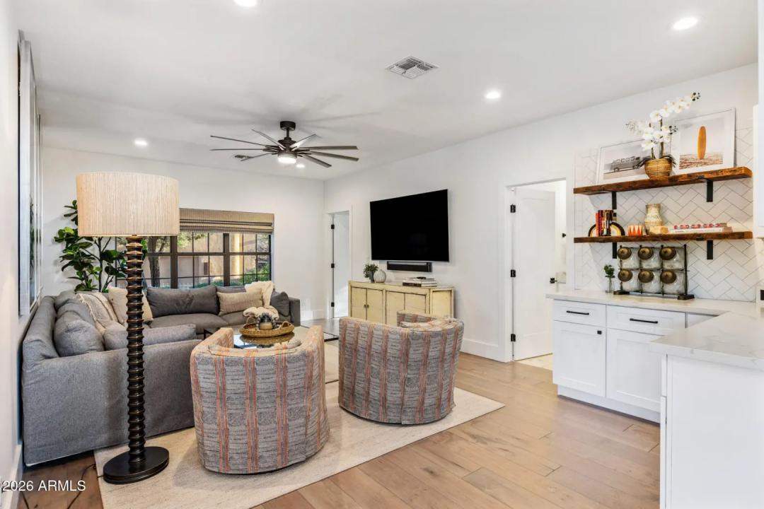 Real Estate Picture 19