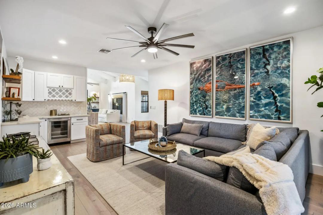Real Estate Picture 3