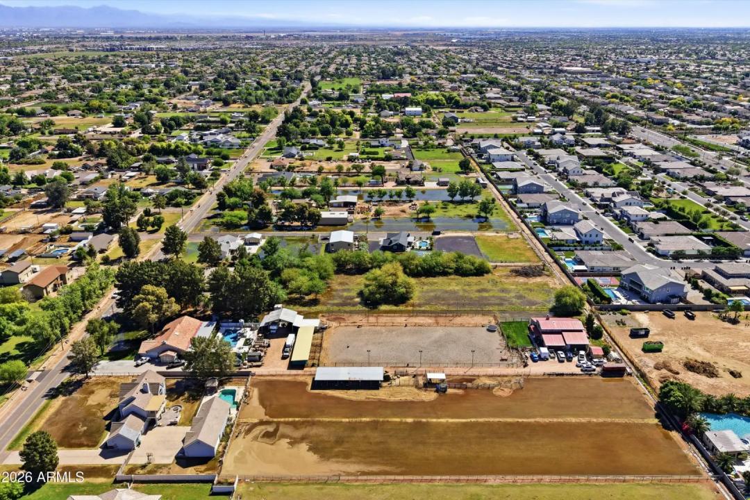 Real Estate Picture 8