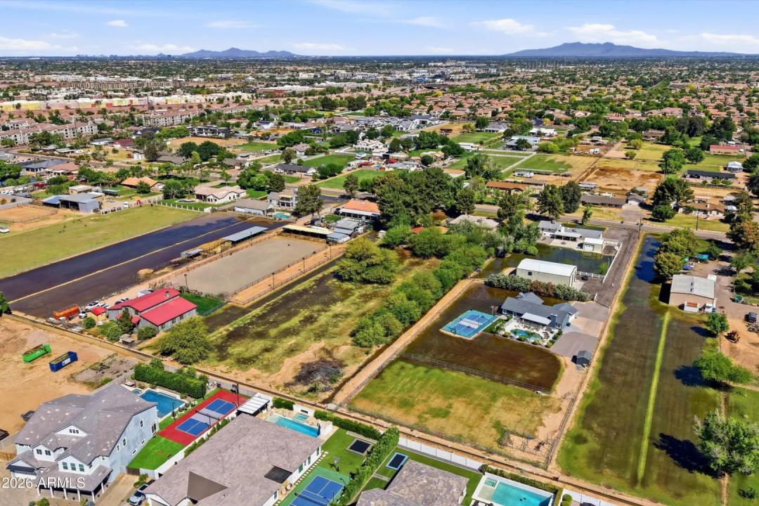 Real Estate Picture 12