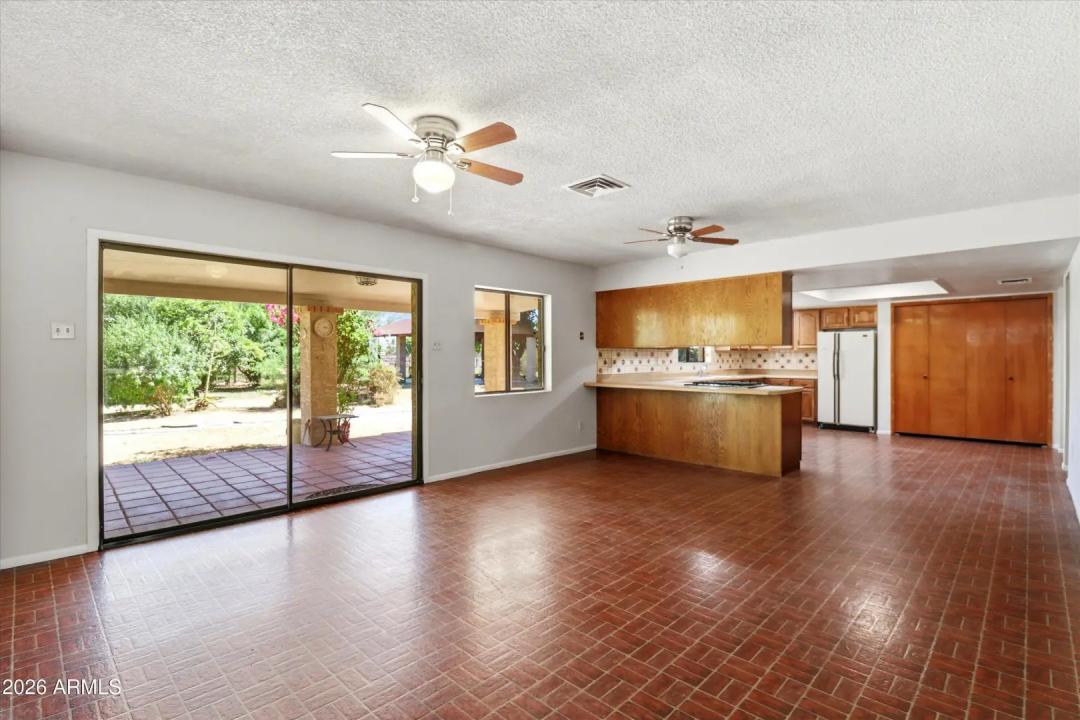 Real Estate Picture 21