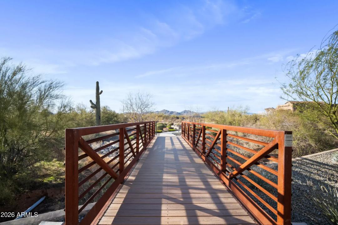 Real Estate Picture 24
