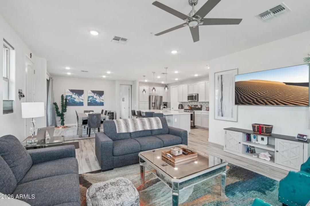 Real Estate Picture 6