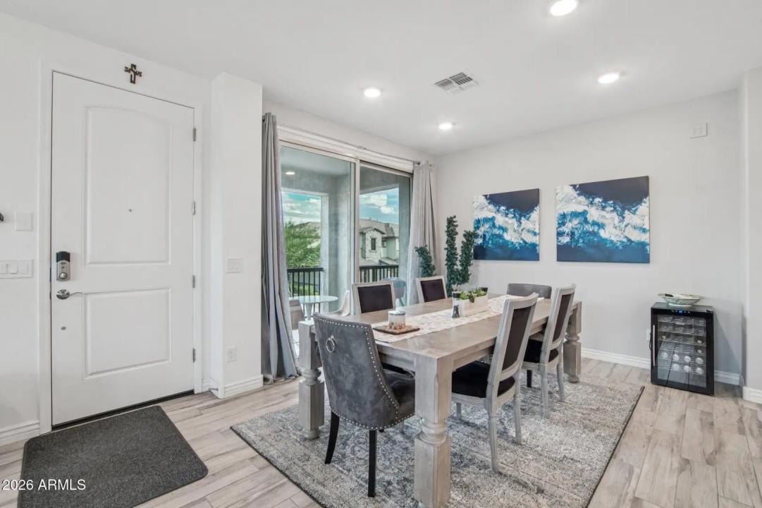 Real Estate Picture 7