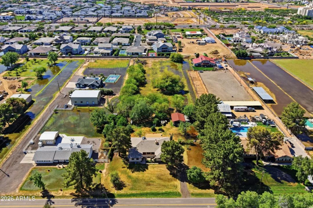 Real Estate Picture 6