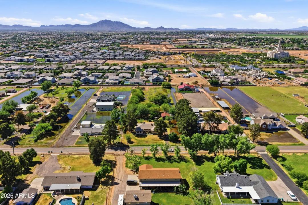 Real Estate Picture 11