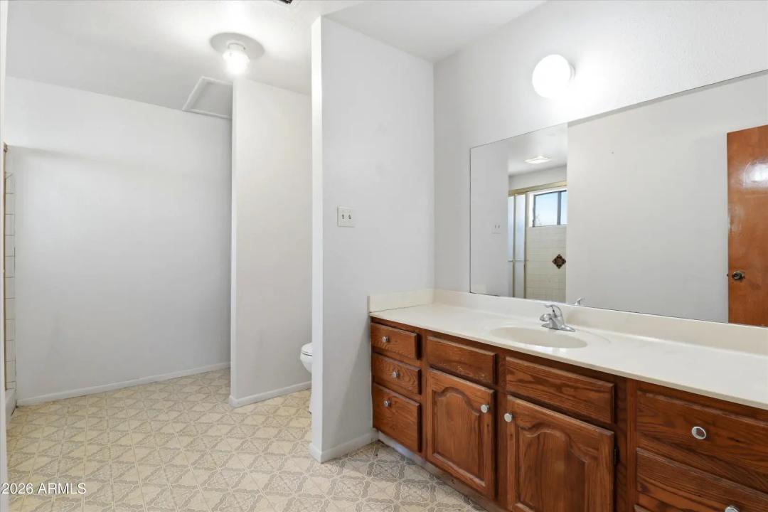 Real Estate Picture 39