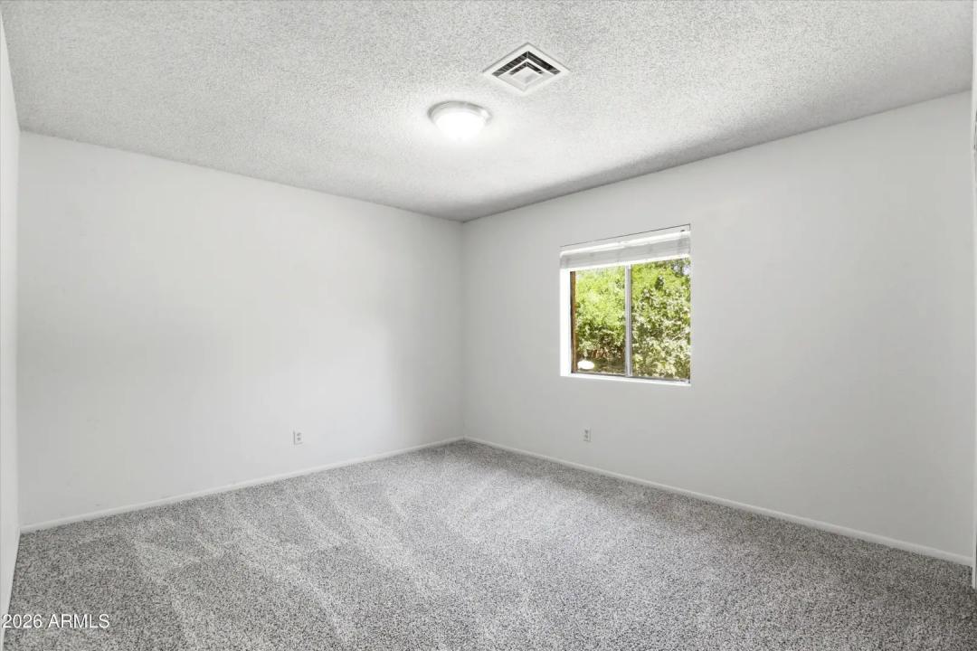 Real Estate Picture 27