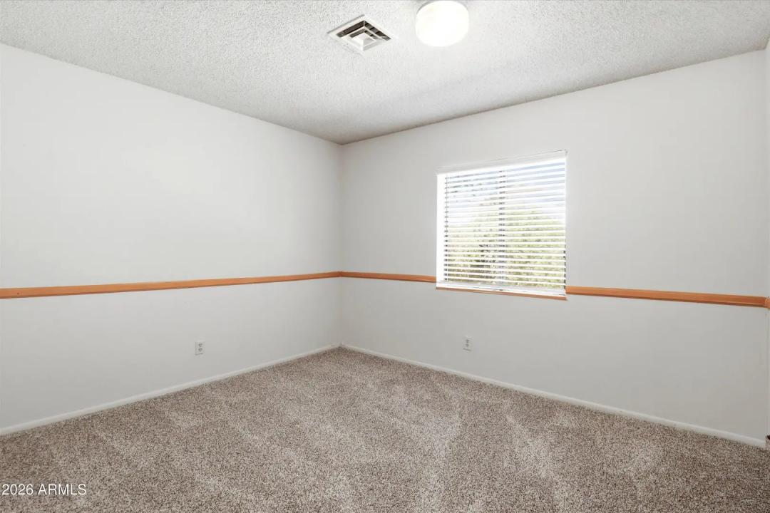 Real Estate Picture 24