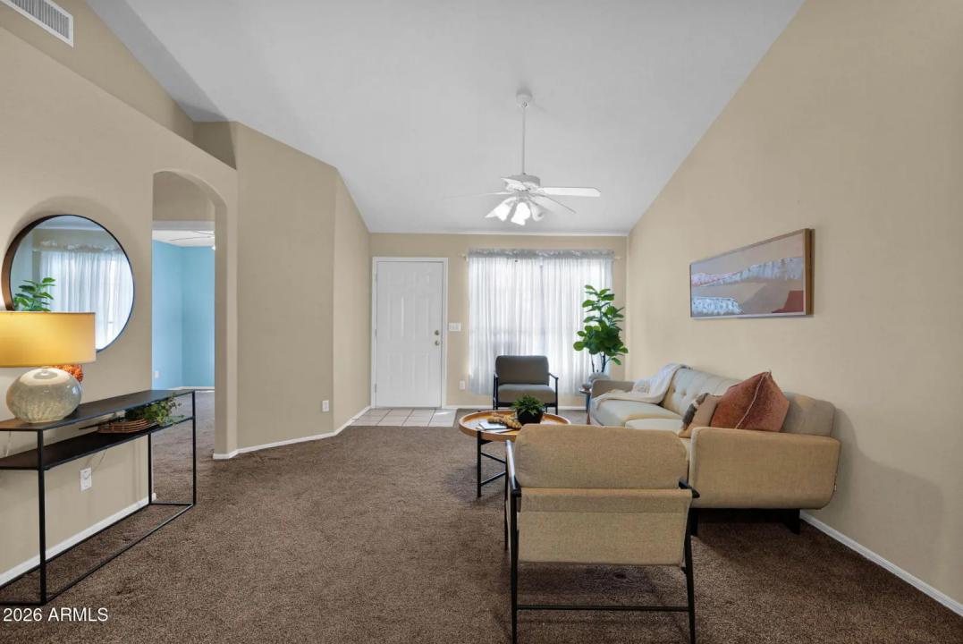 Real Estate Picture 3