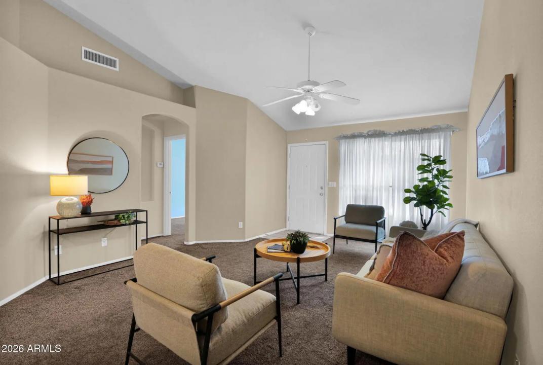 Real Estate Picture 4