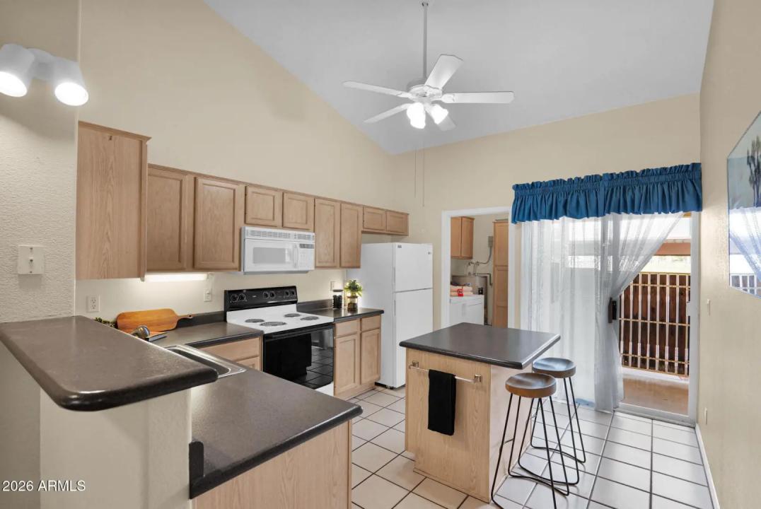 Real Estate Picture 11