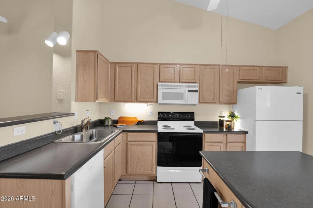 Real Estate Picture 15