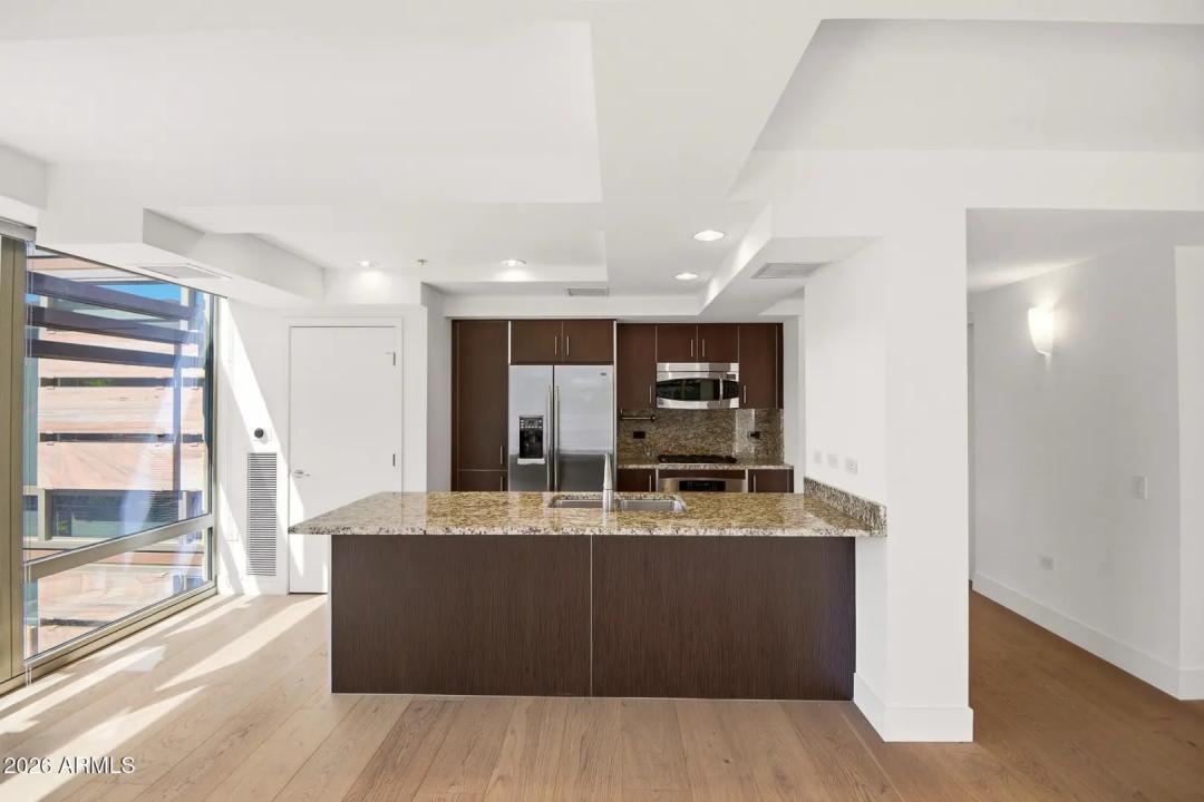 Real Estate Picture 5