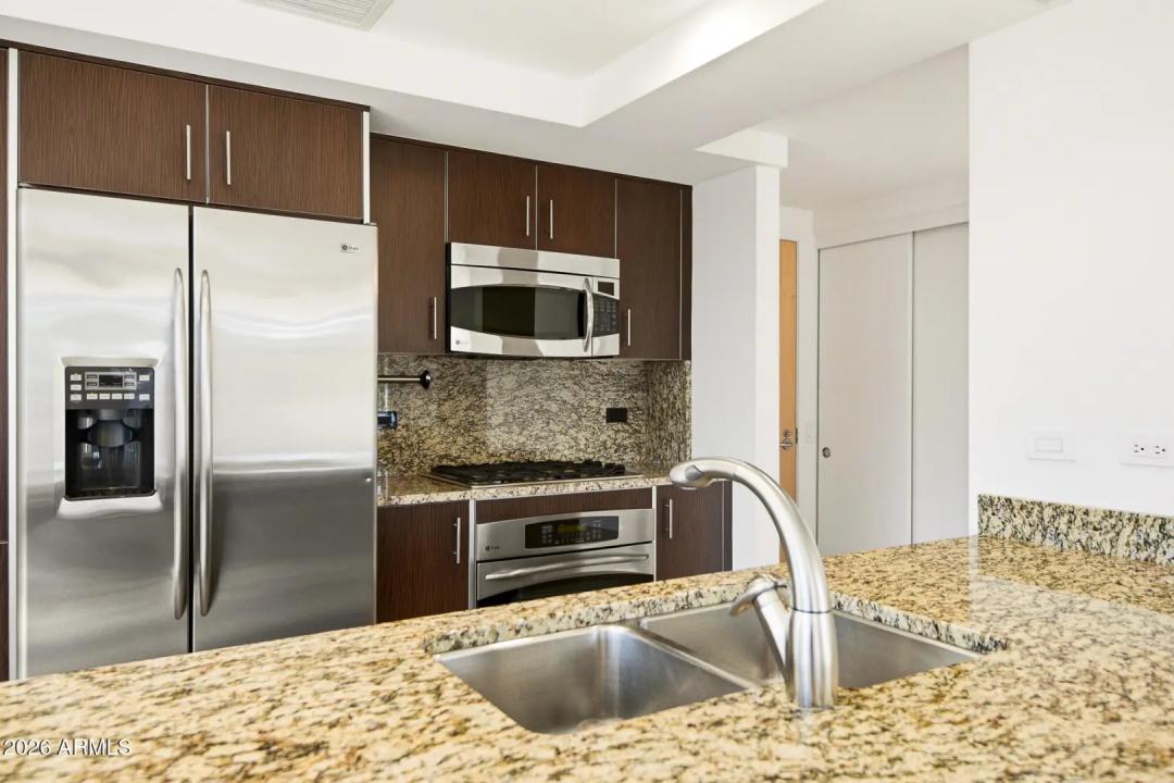 Real Estate Picture 7