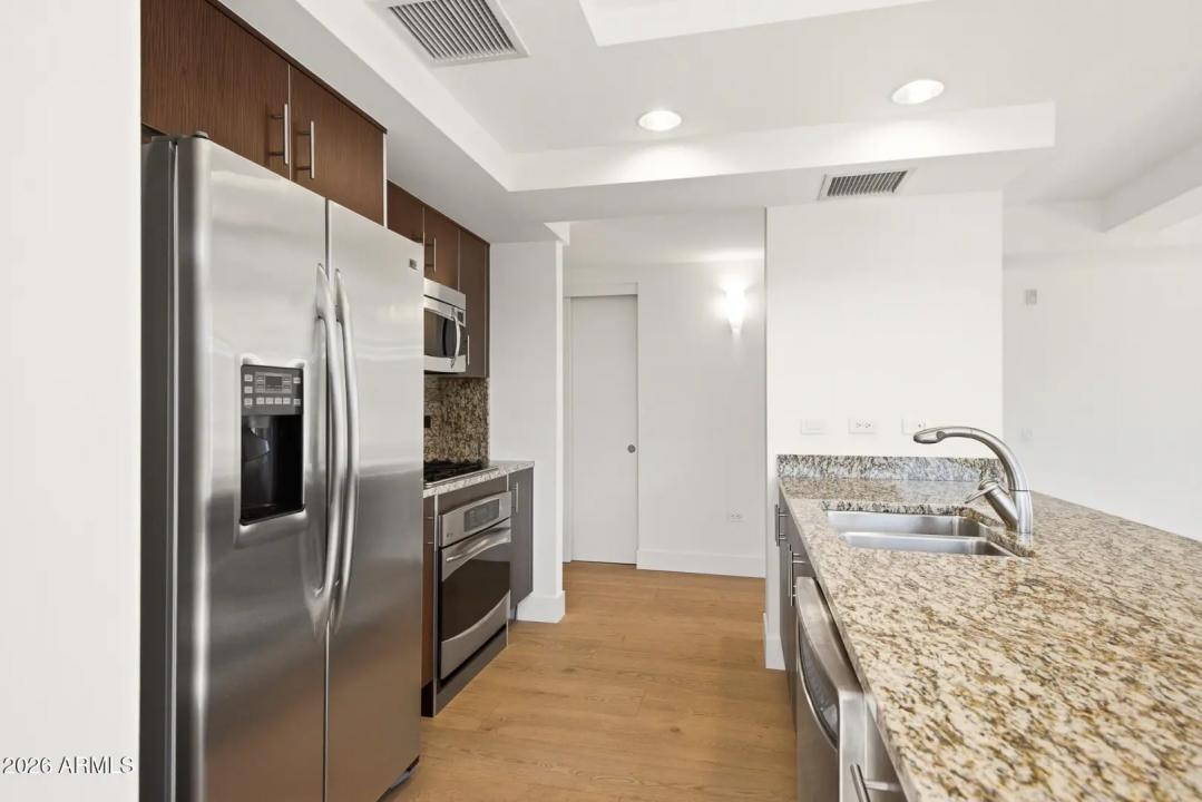 Real Estate Picture 8