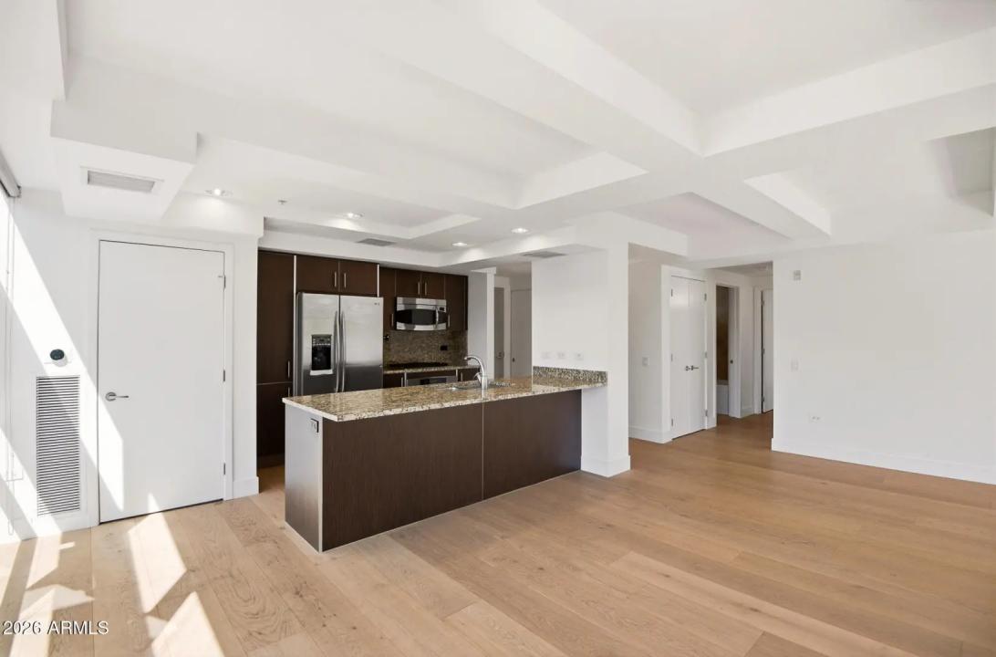 Real Estate Picture 14