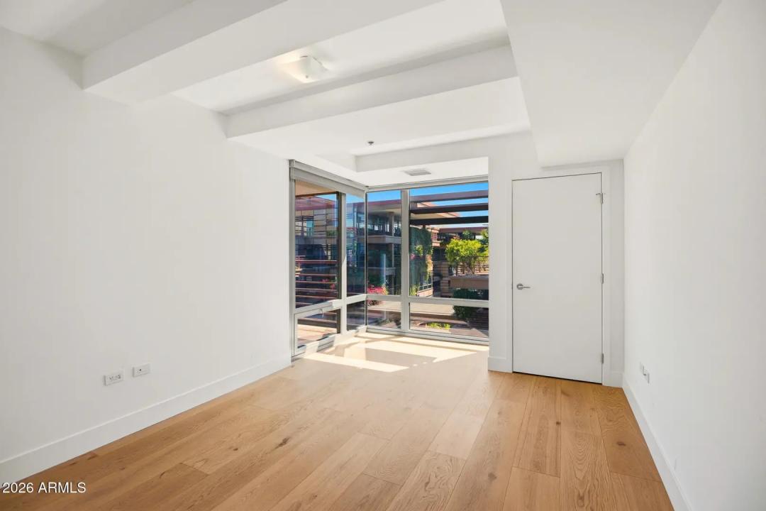 Real Estate Picture 22