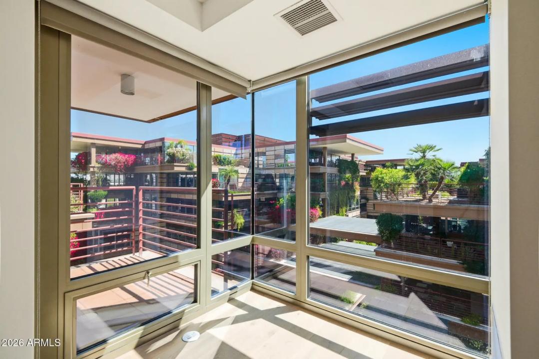 Real Estate Picture 23