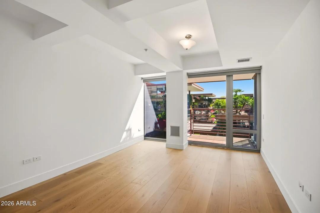 Real Estate Picture 15