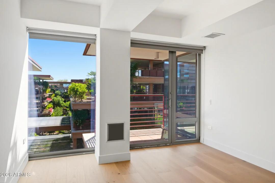 Real Estate Picture 16