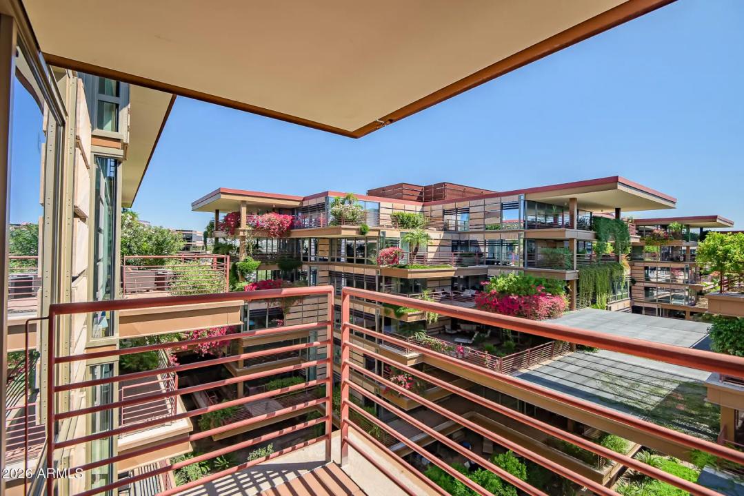 Real Estate Picture 18