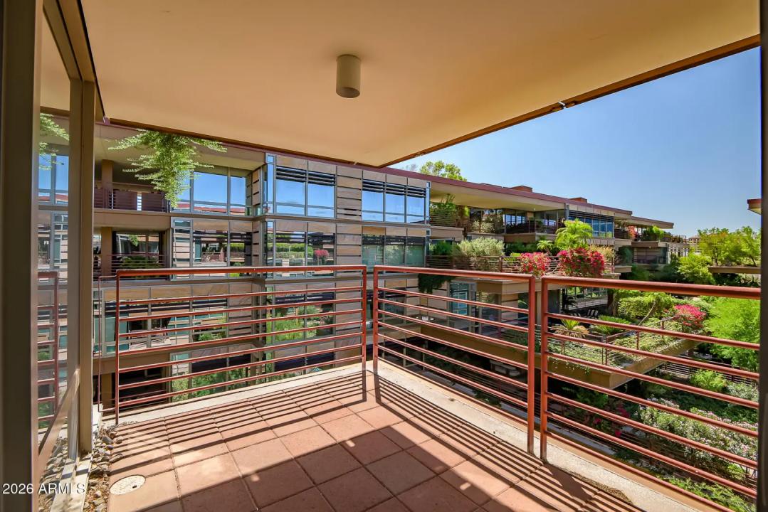 Real Estate Picture 4