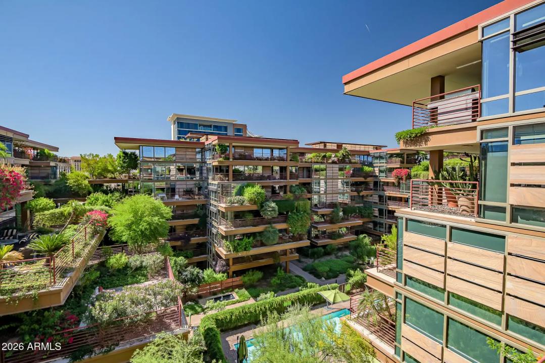 Real Estate Picture 3