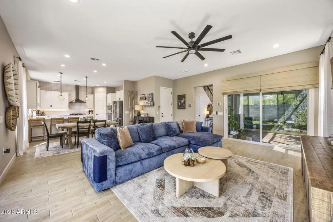 Real Estate Picture 8