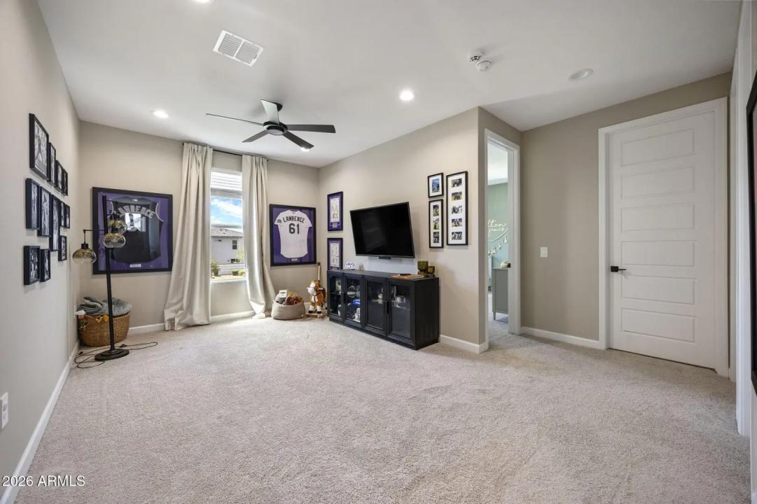 Real Estate Picture 21