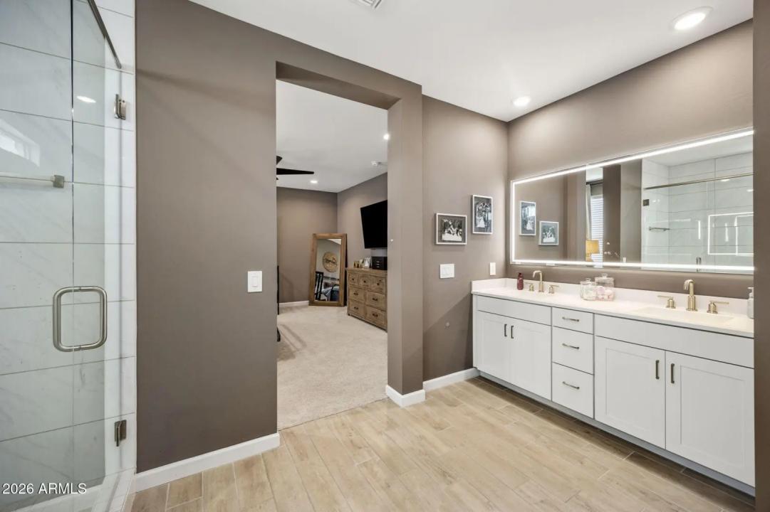 Real Estate Picture 16