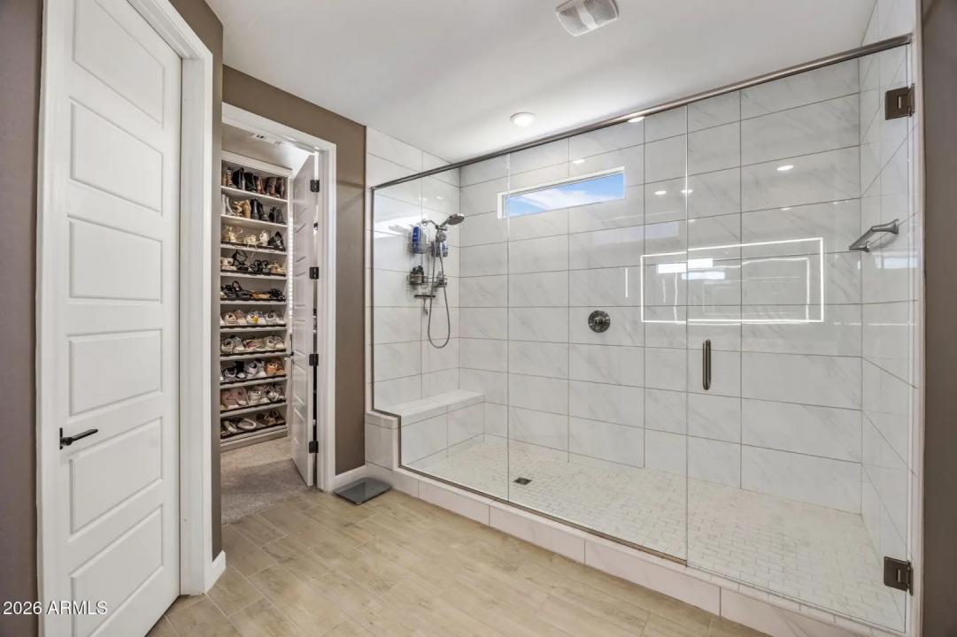 Real Estate Picture 17