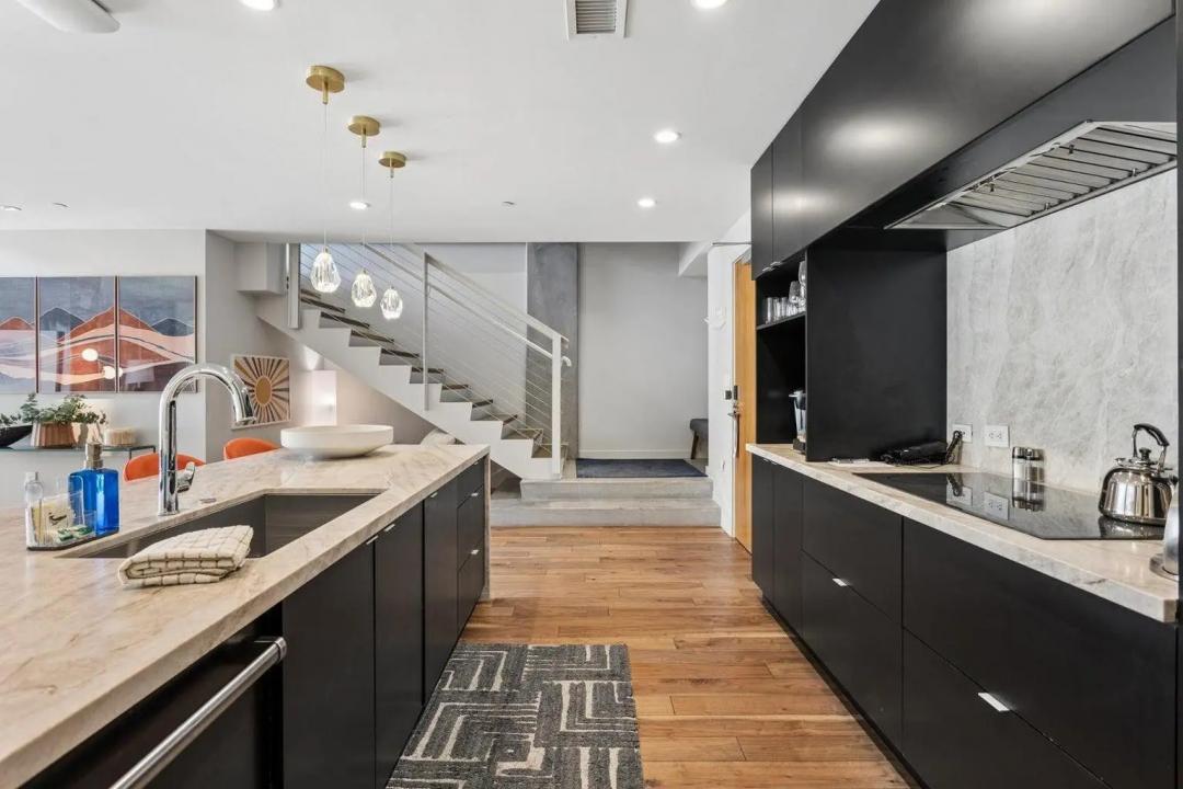 Real Estate Picture 4