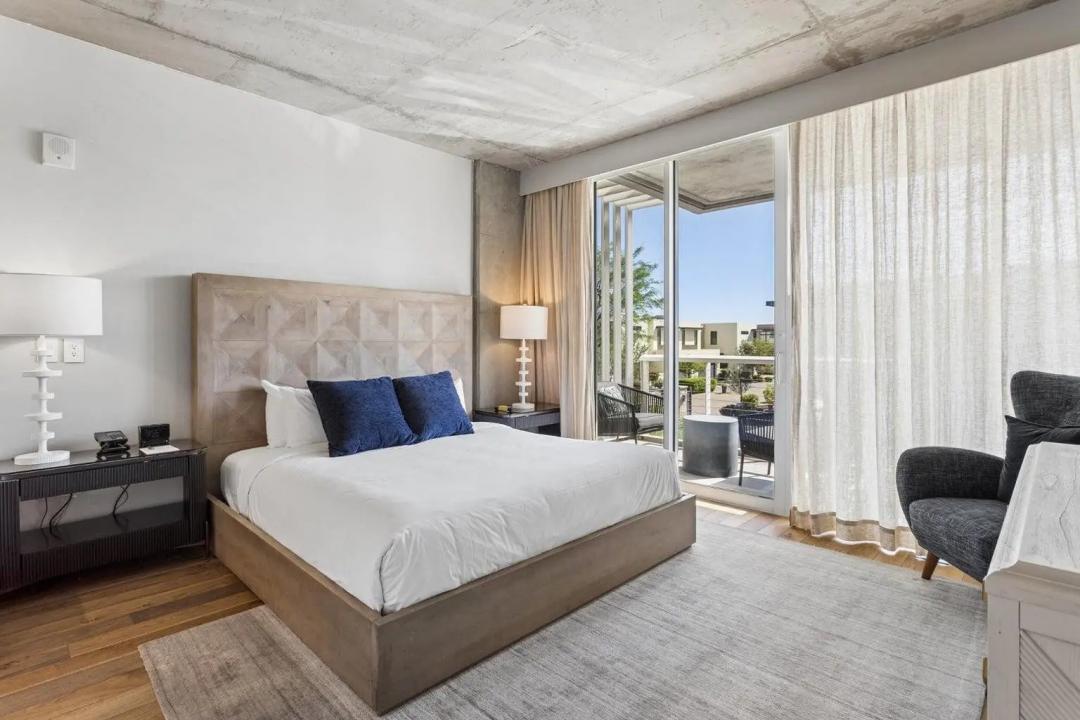 Real Estate Picture 5