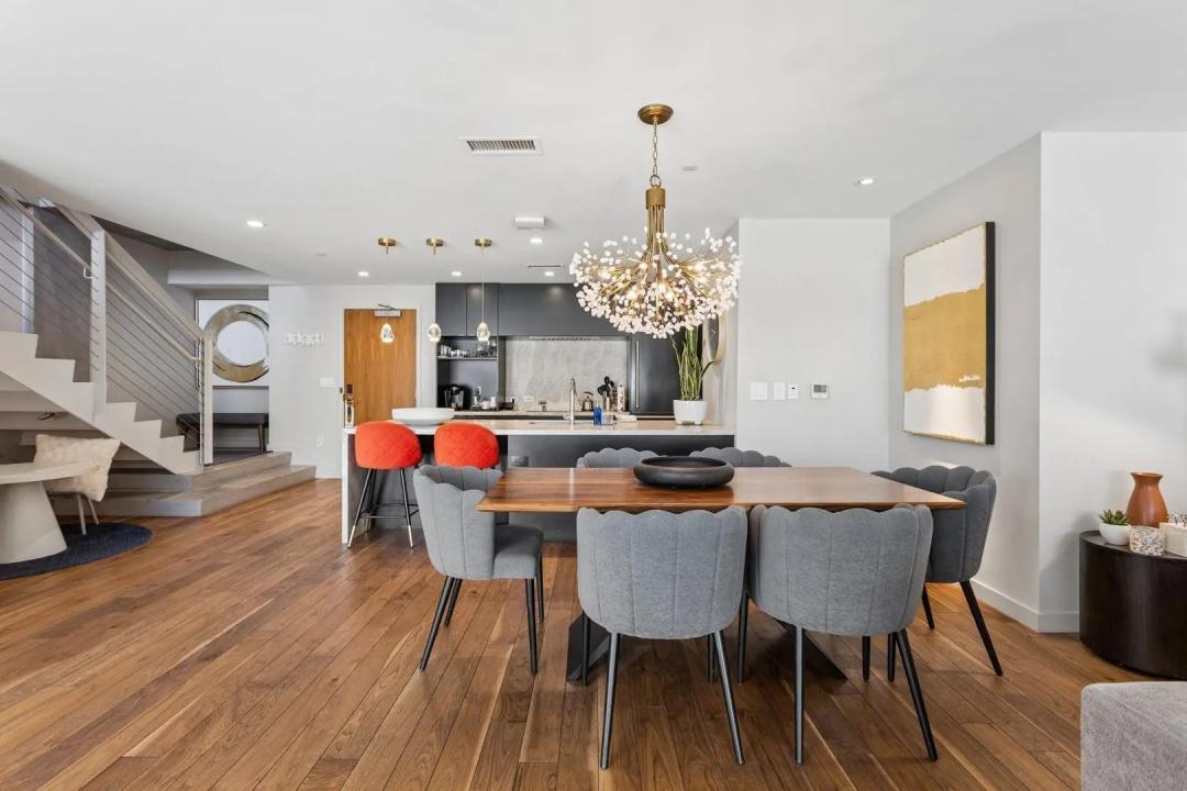 Real Estate Picture 7