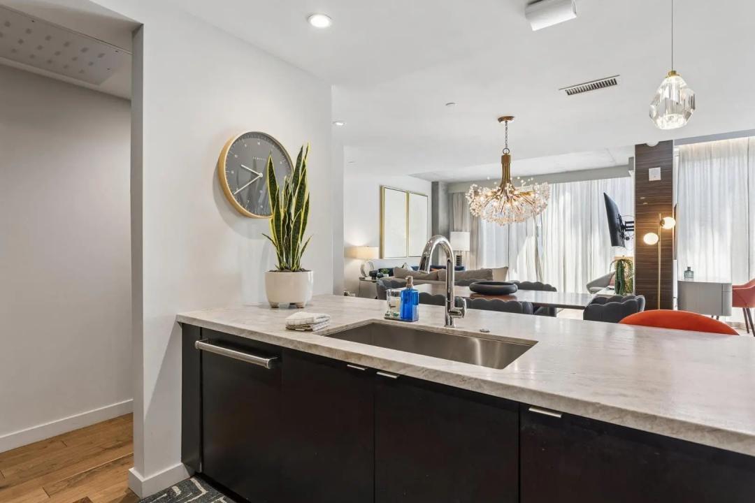 Real Estate Picture 11