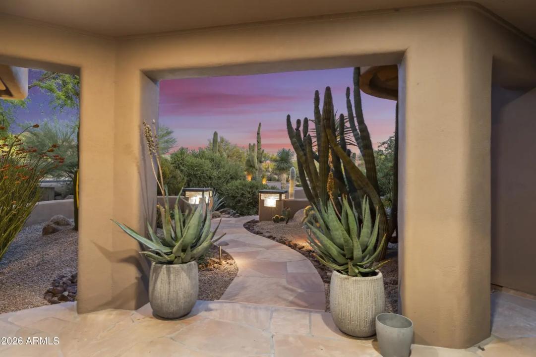 Real Estate Picture 7