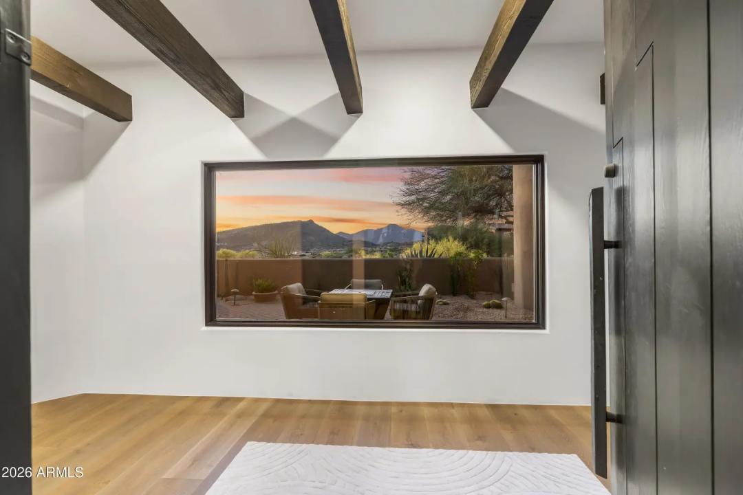 Real Estate Picture 8