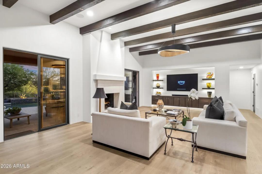 Real Estate Picture 10