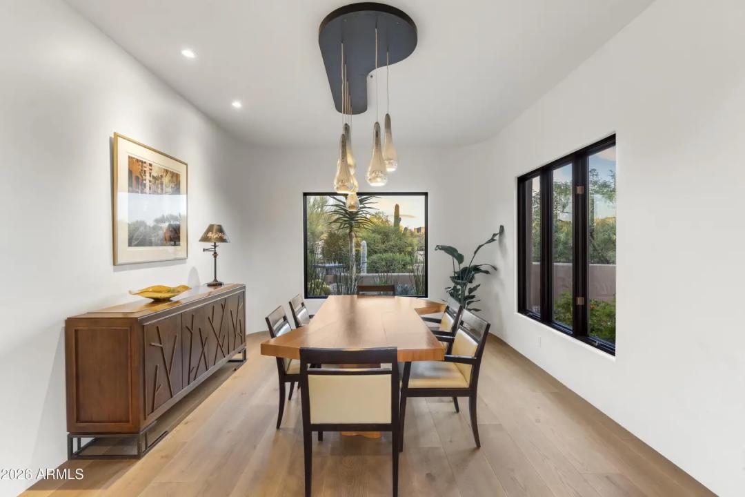 Real Estate Picture 12