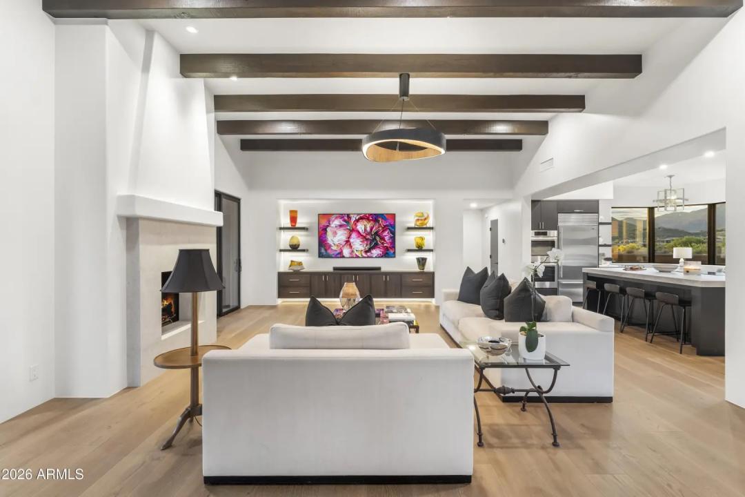 Real Estate Picture 14