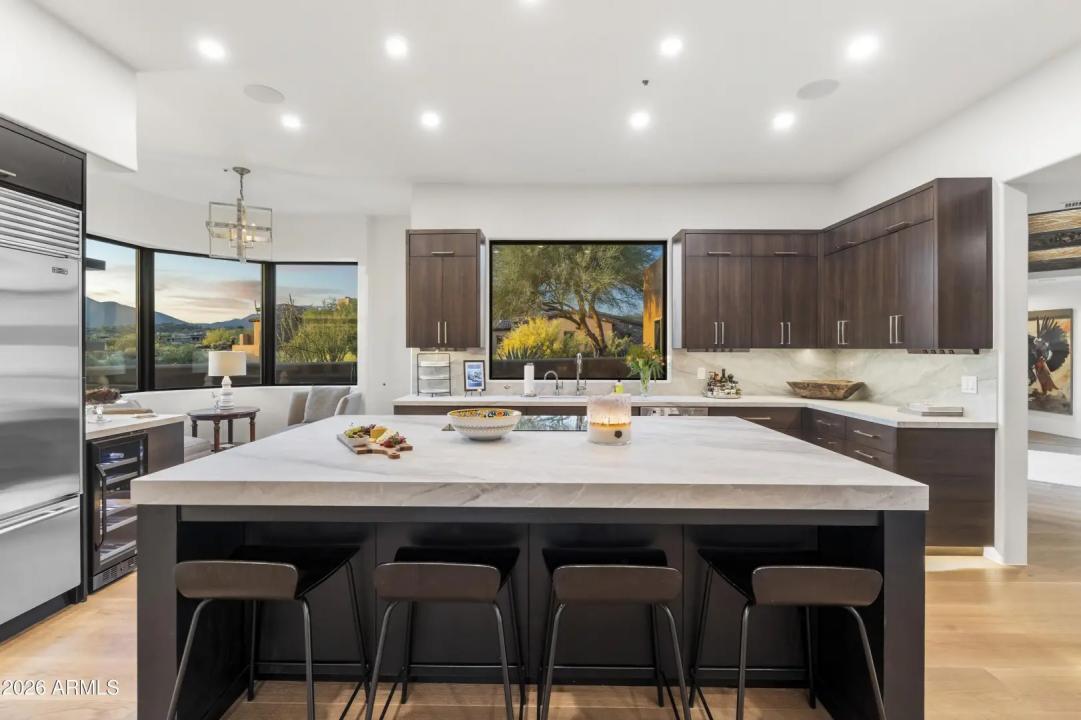 Real Estate Picture 17