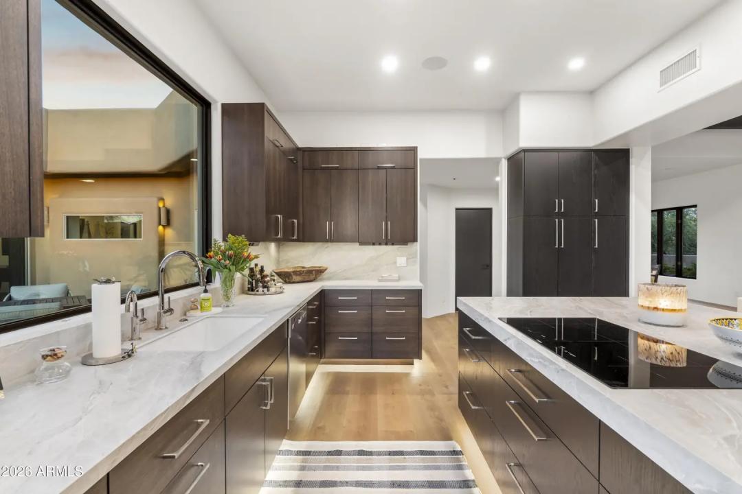 Real Estate Picture 23