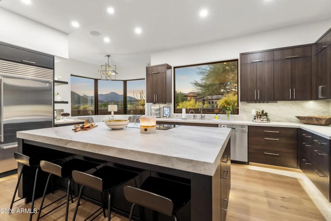 Real Estate Picture 24