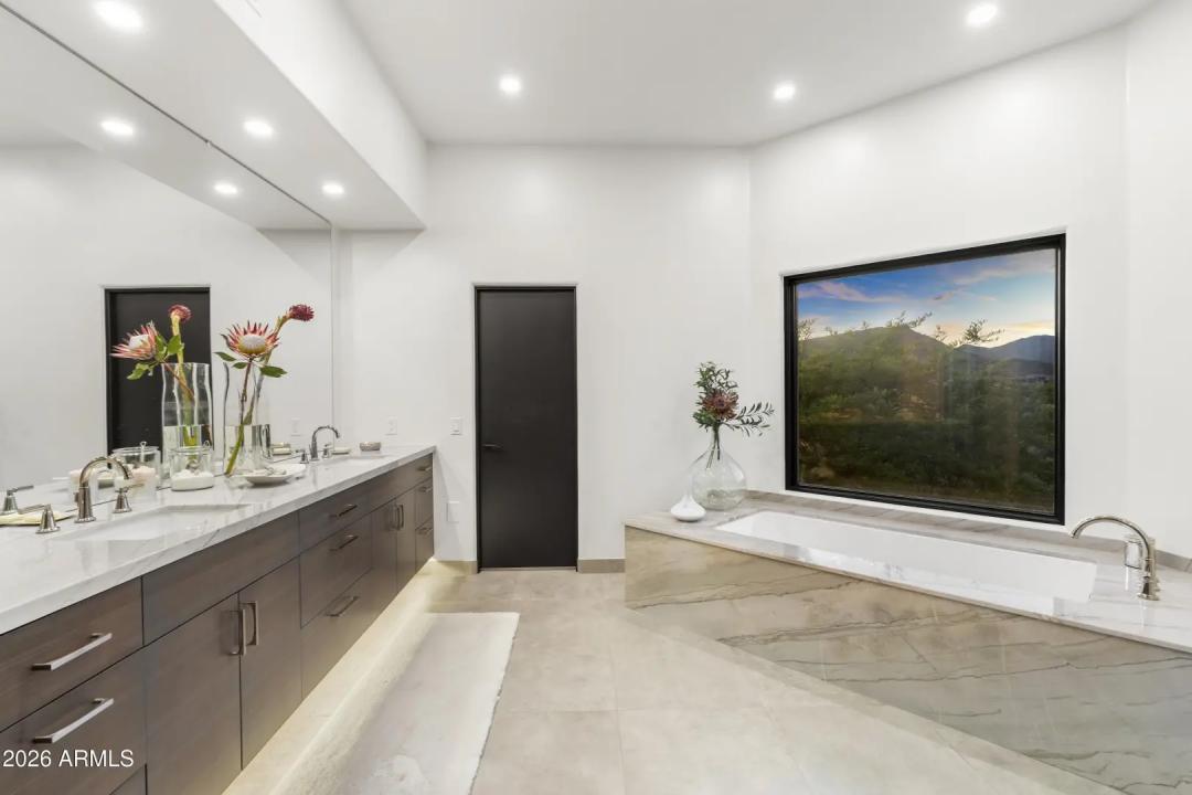 Real Estate Picture 32